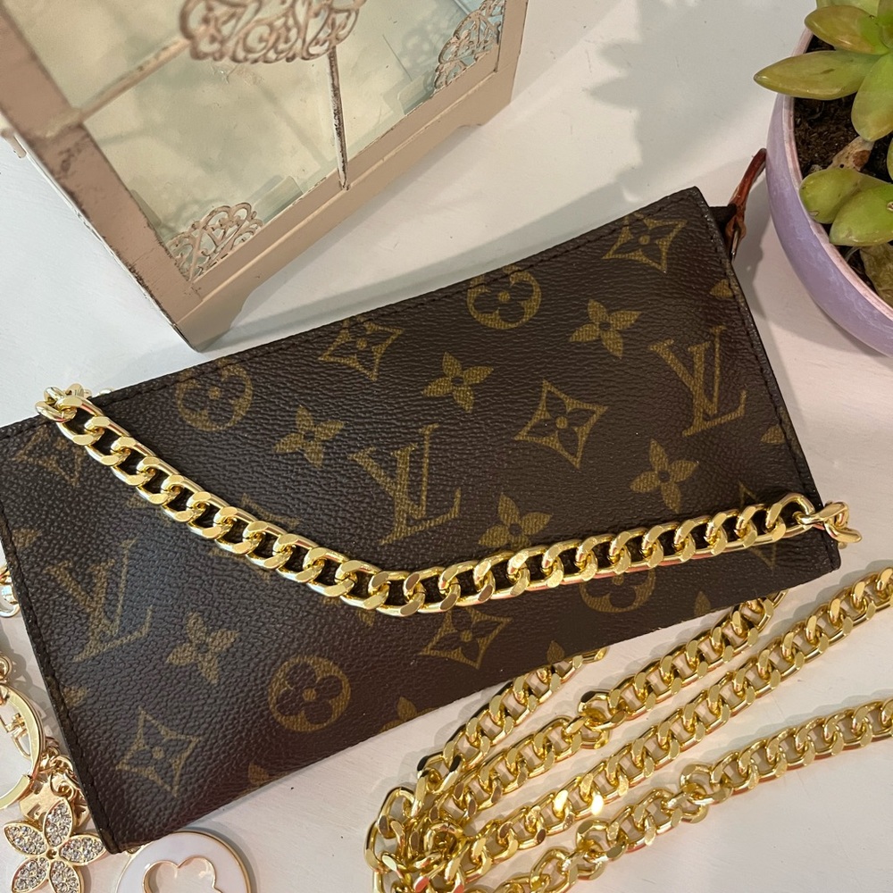 Louis Vuitton Pochette